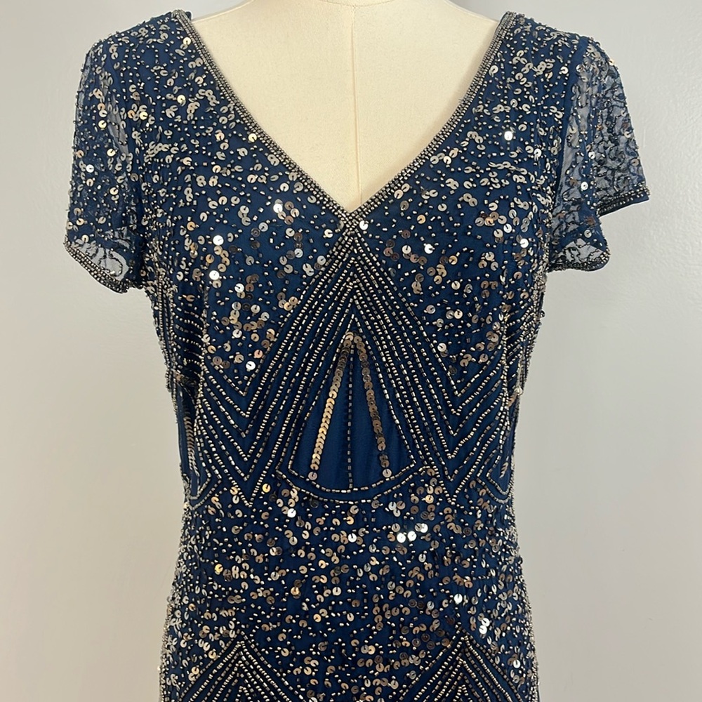 Evening Essentials Elegant Navy Sequin Gown - Picture 7 of 17